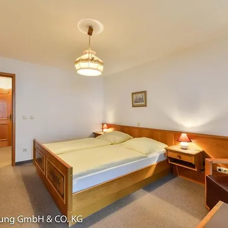 Landgasthof & Feickert بيت ضيافة Otterfing