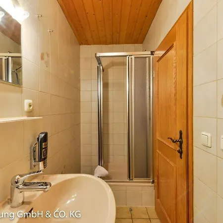 Landgasthof & Feickert بيت ضيافة Otterfing